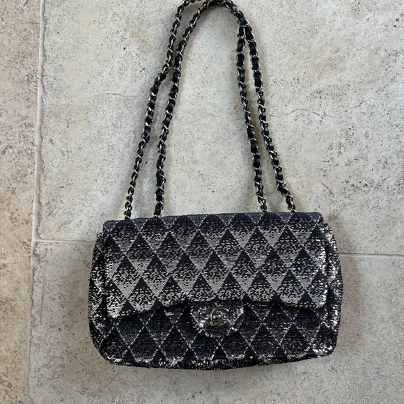 Chanel Large Sequins Flap Purse with chain strap - Picture 4 of 8
